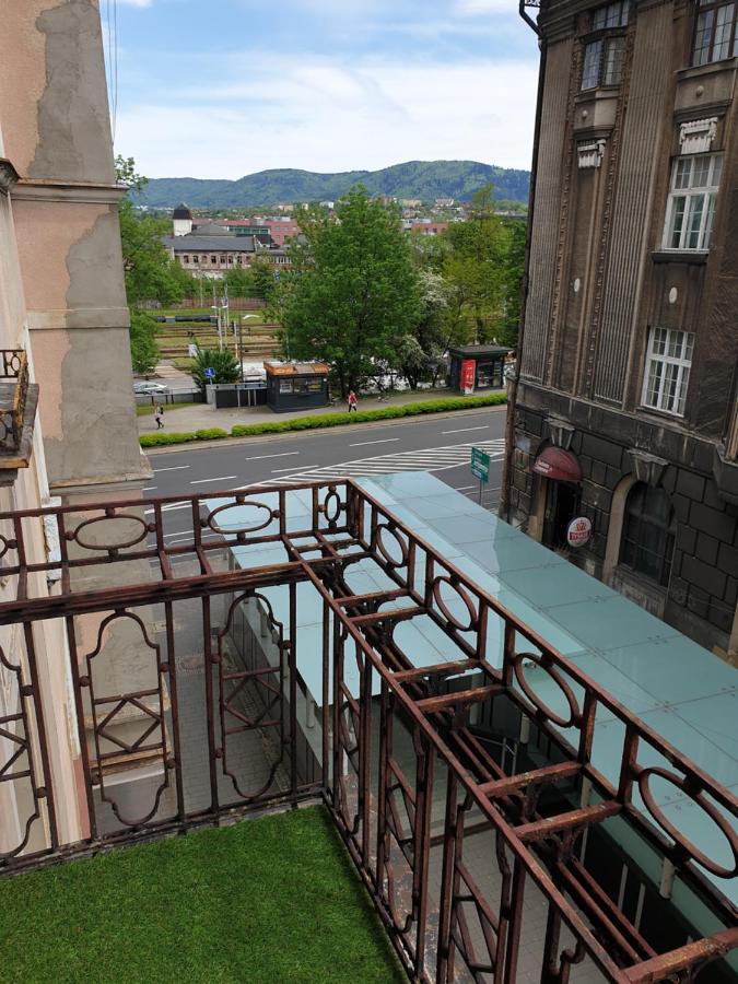 Apartament Matejki E Bielsko-Biala Bagian luar foto